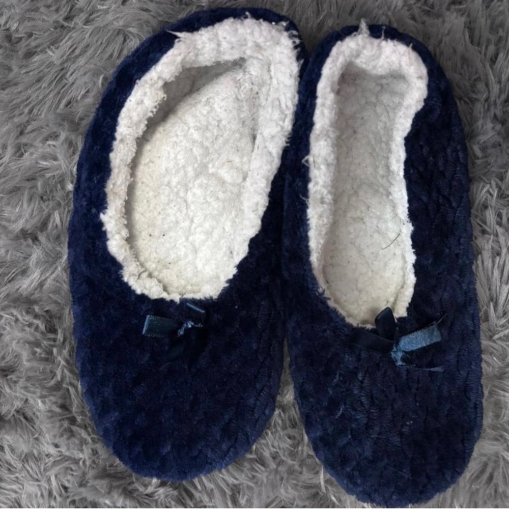 Well worn women’s Plush Fuzzy Lined Navy Ballet slippers. slipper socks